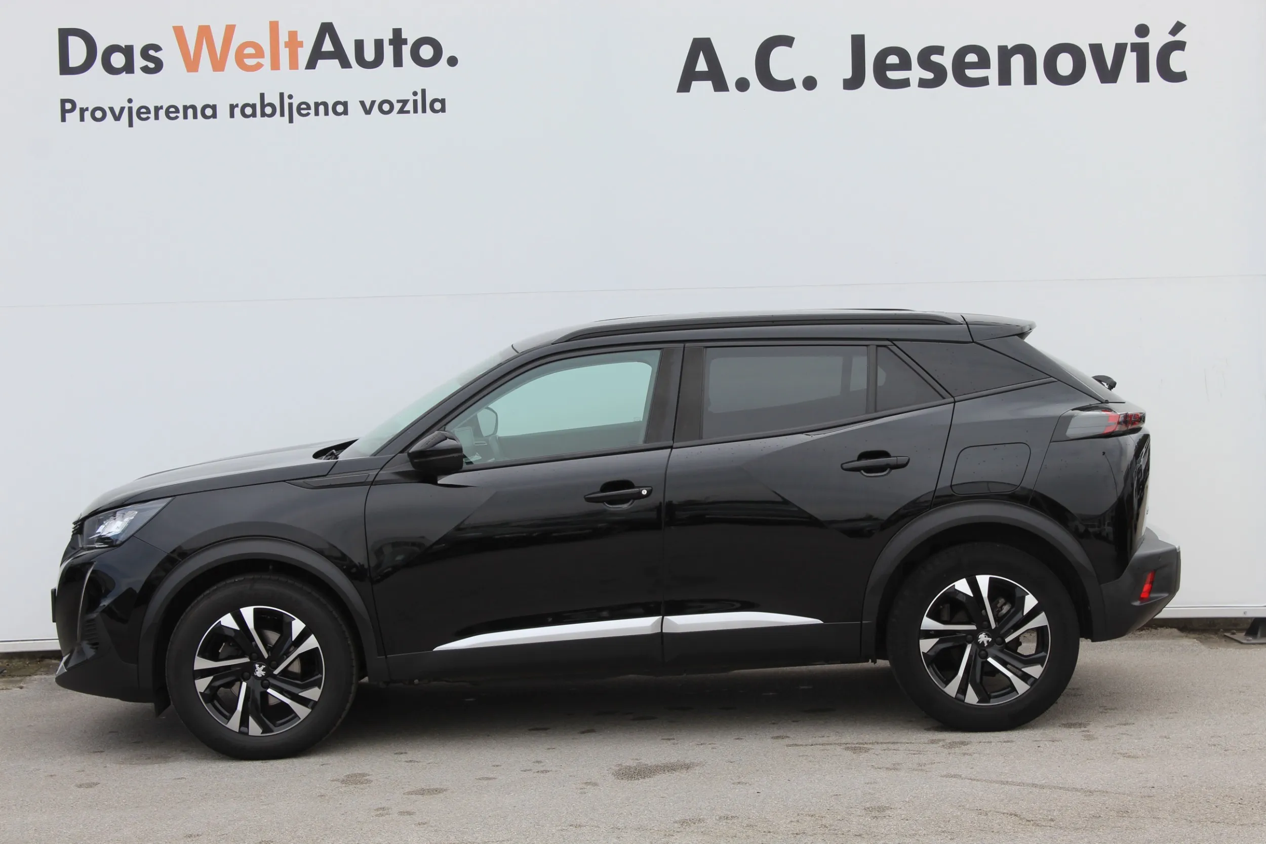 13653 peugeot 2008 1,5 bluehdi 110 s&s allure - slika 15