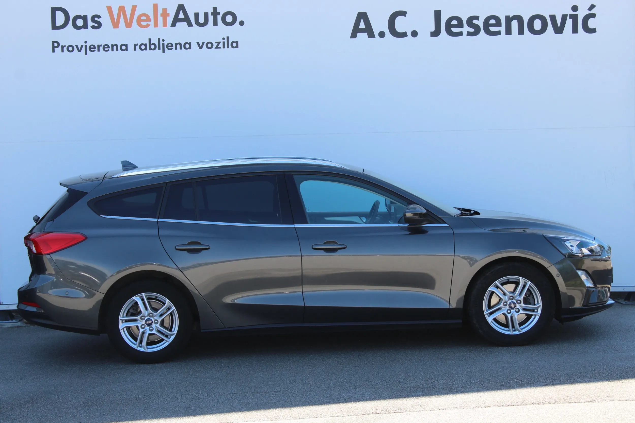 13644 ford focus karavan 1,0 ecoboost groove edition - slika 15