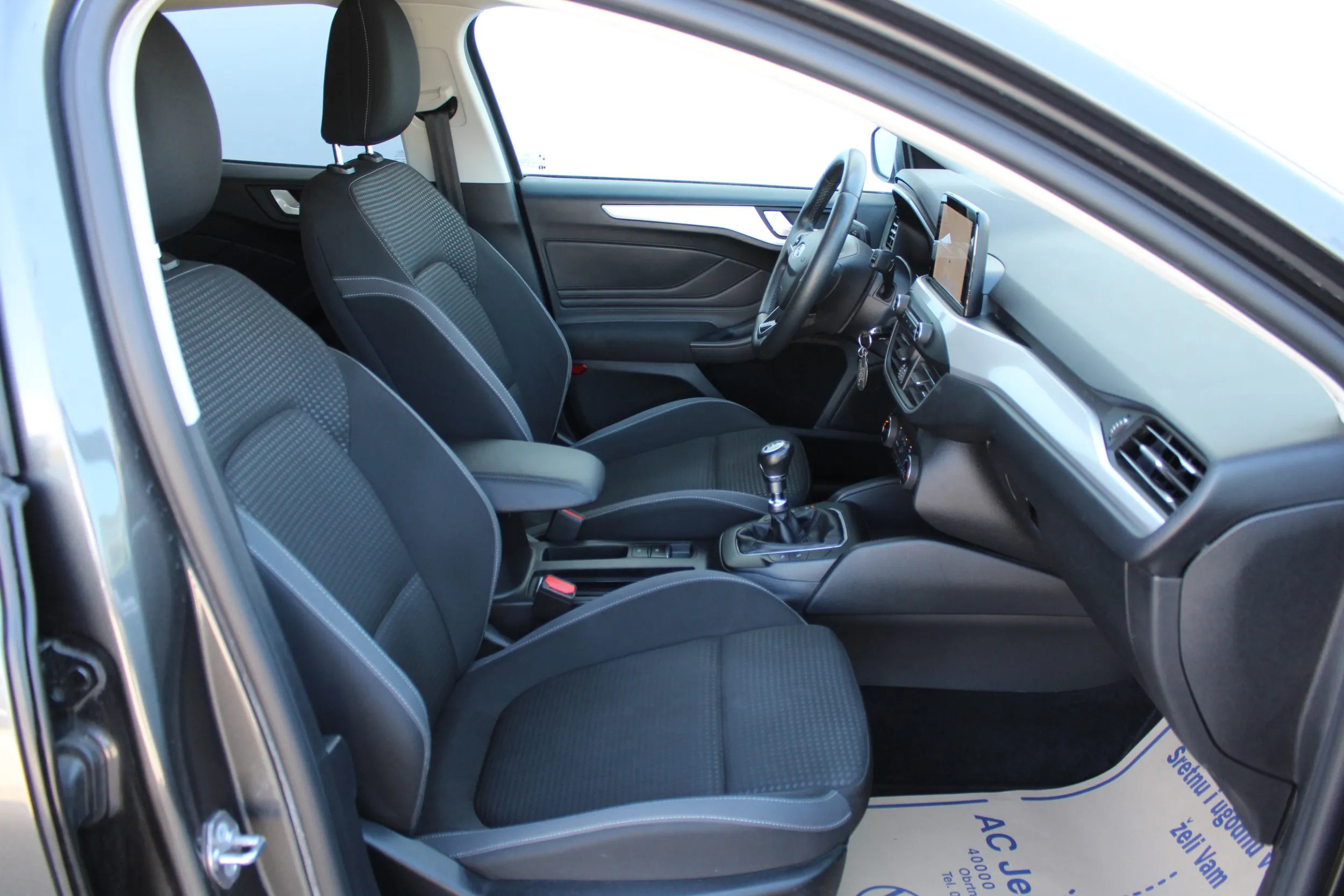 13644 ford focus karavan 1,0 ecoboost groove edition - slika 2