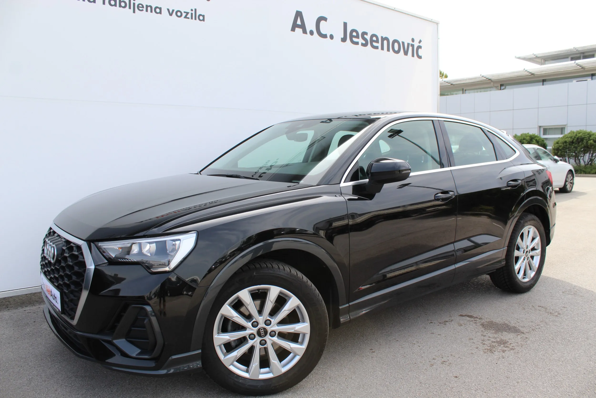 13639 audi q3 sb 35tdi s tronic - slika 2