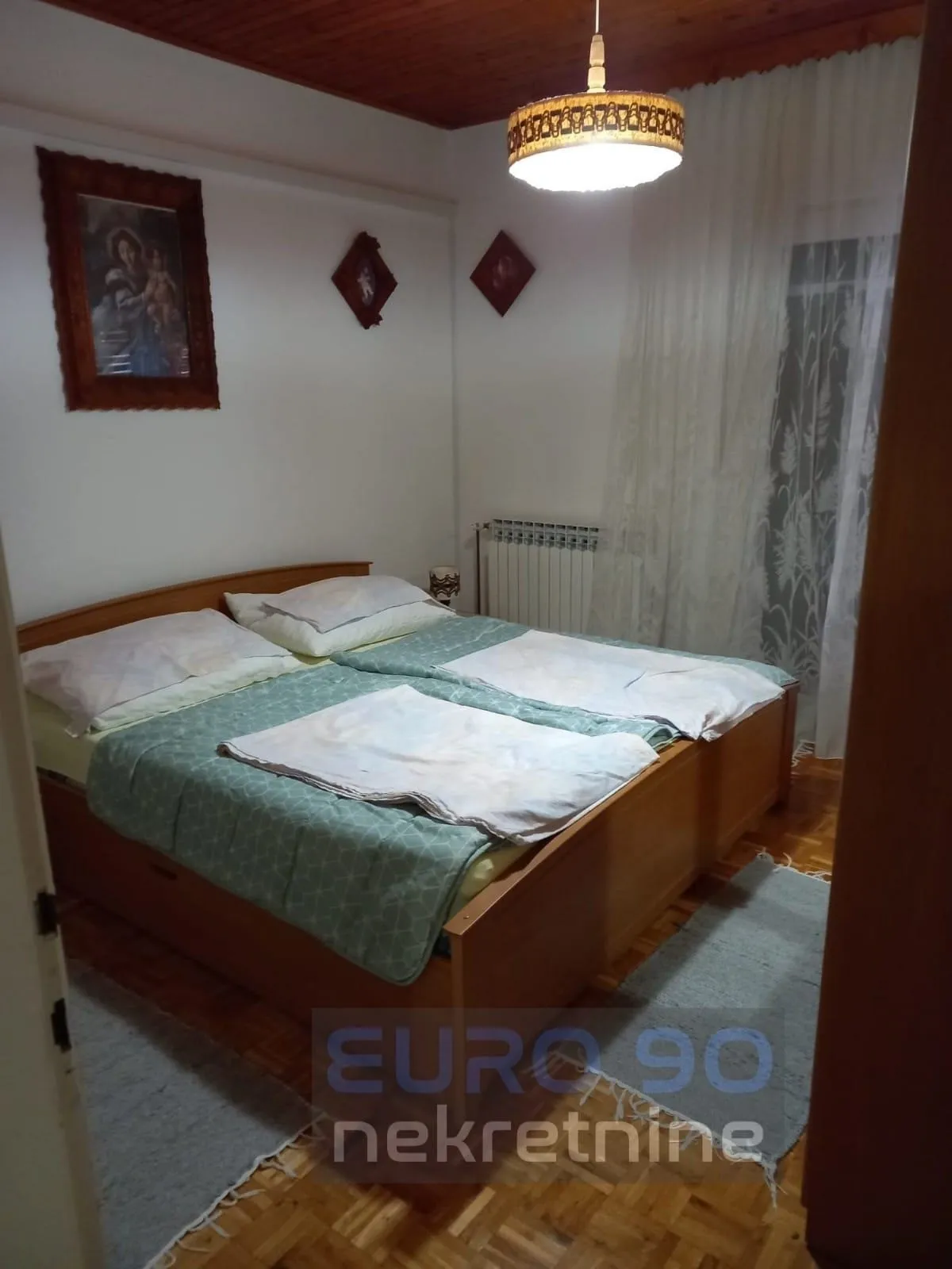 vodice- samostojeća velika kuća sa apartmanima i garažom - slika 13