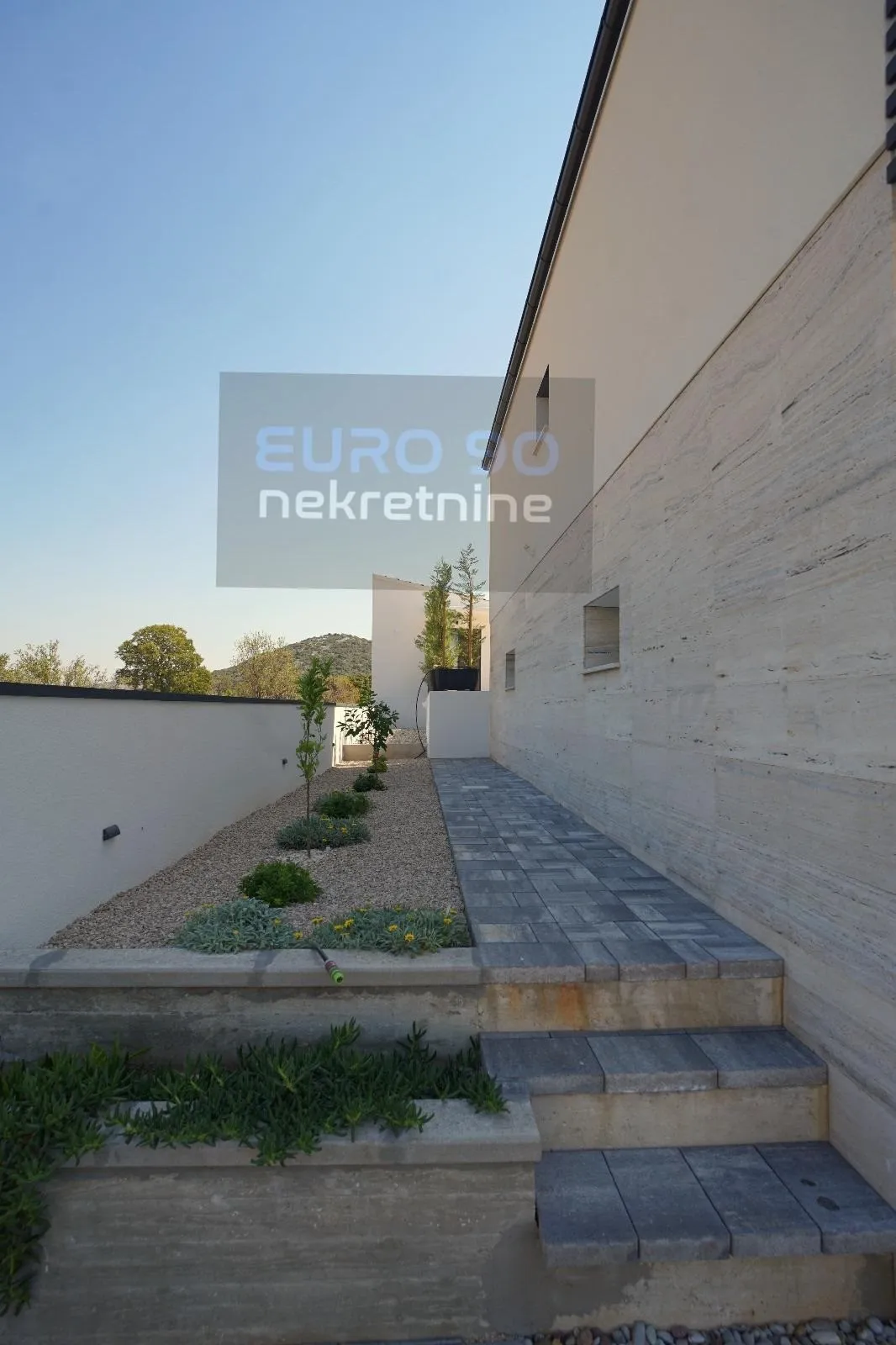 polača/jagodnja donja-nova kuća s bazenom i garažom,panoramski pogled! - slika 4