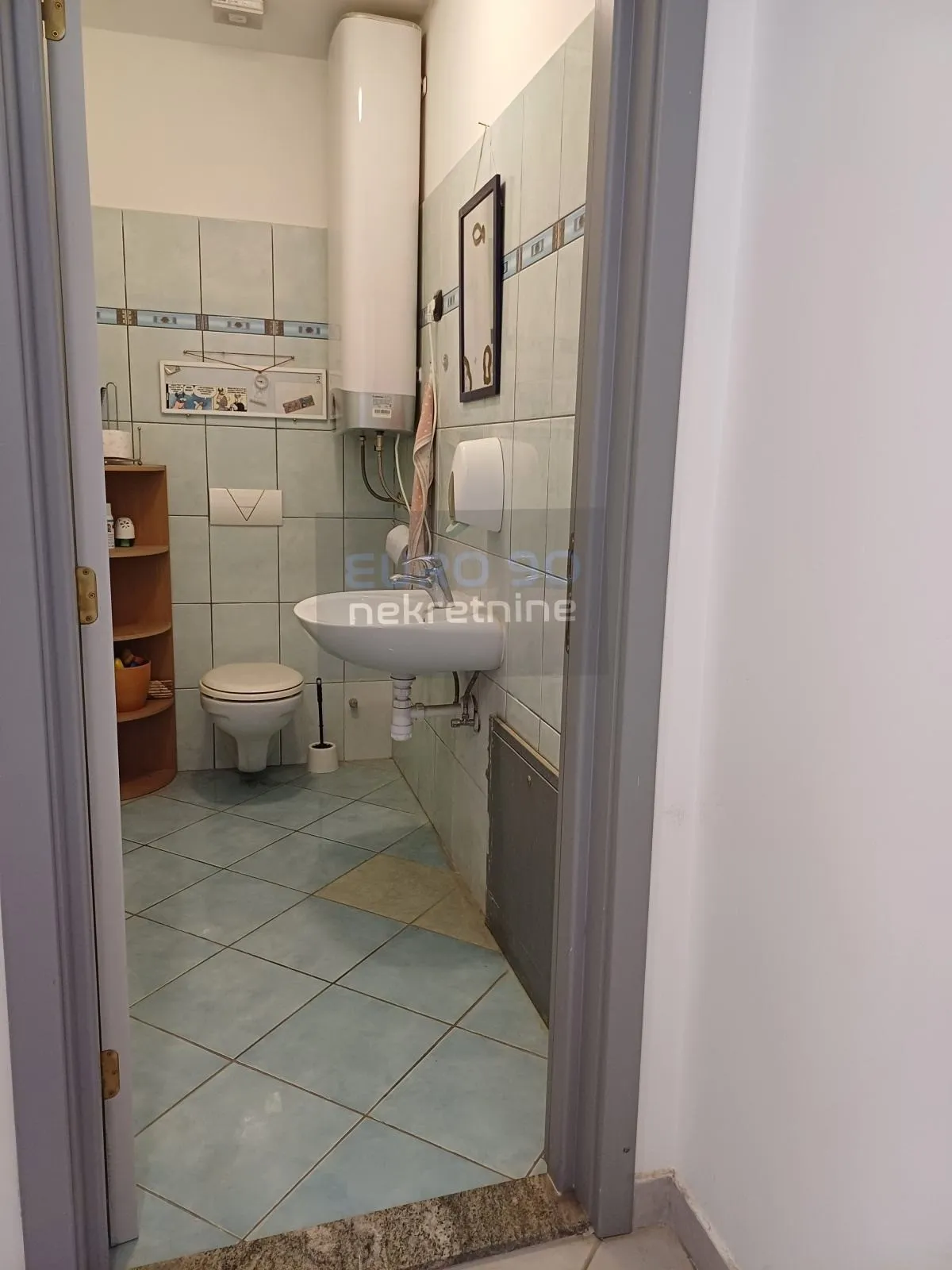 zadar/bokanjac-stambeno-poslovni objekat s tri stana - slika 17