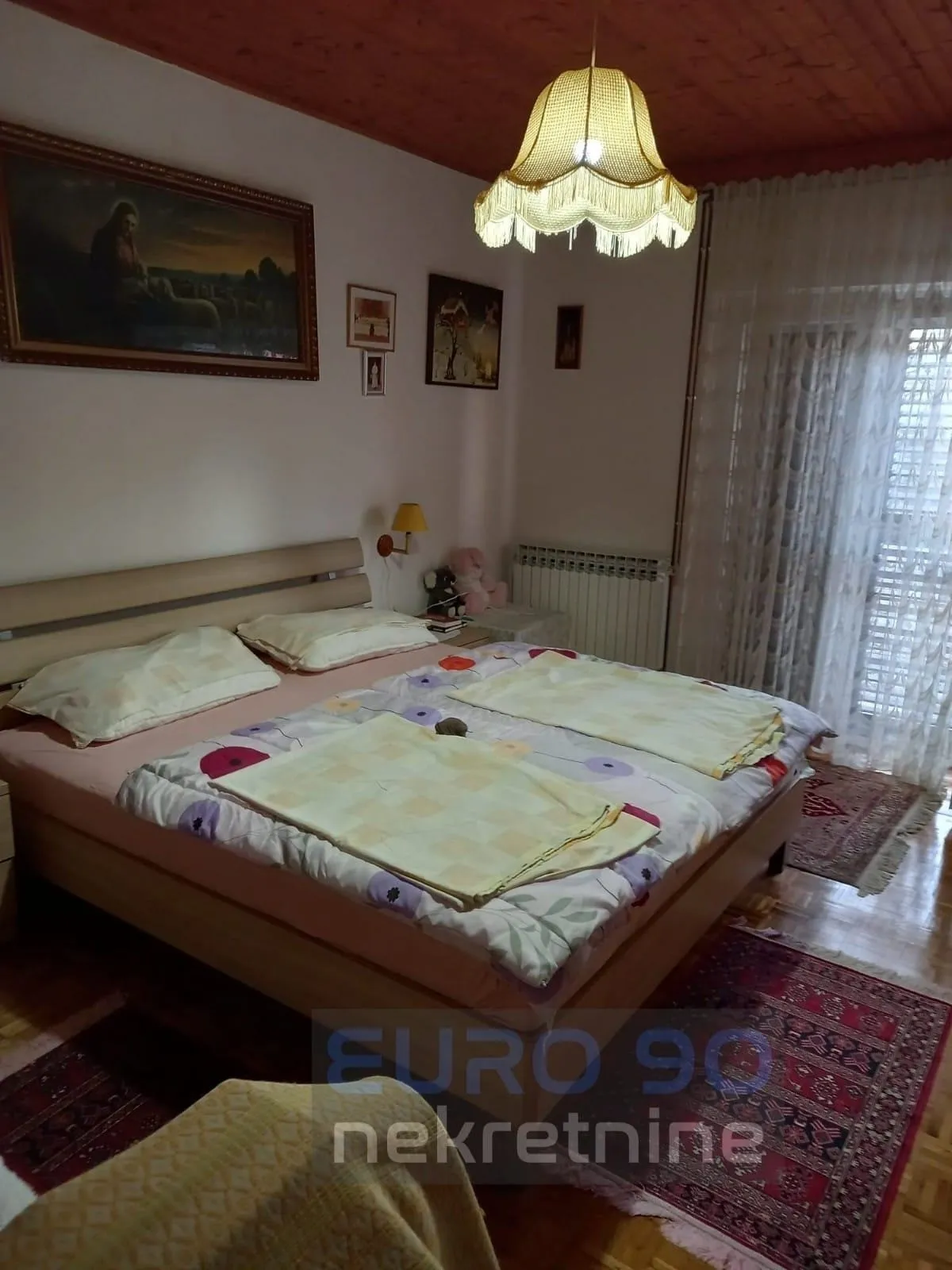 vodice- samostojeća velika kuća sa apartmanima i garažom - slika 17