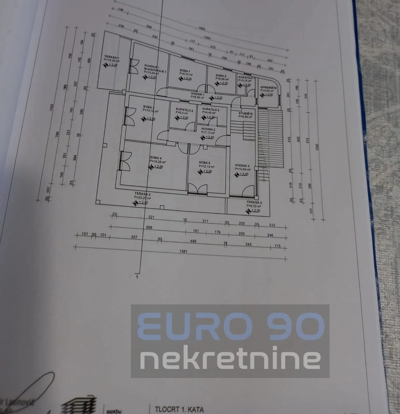 vodice- samostojeća velika kuća sa apartmanima i garažom - slika 22