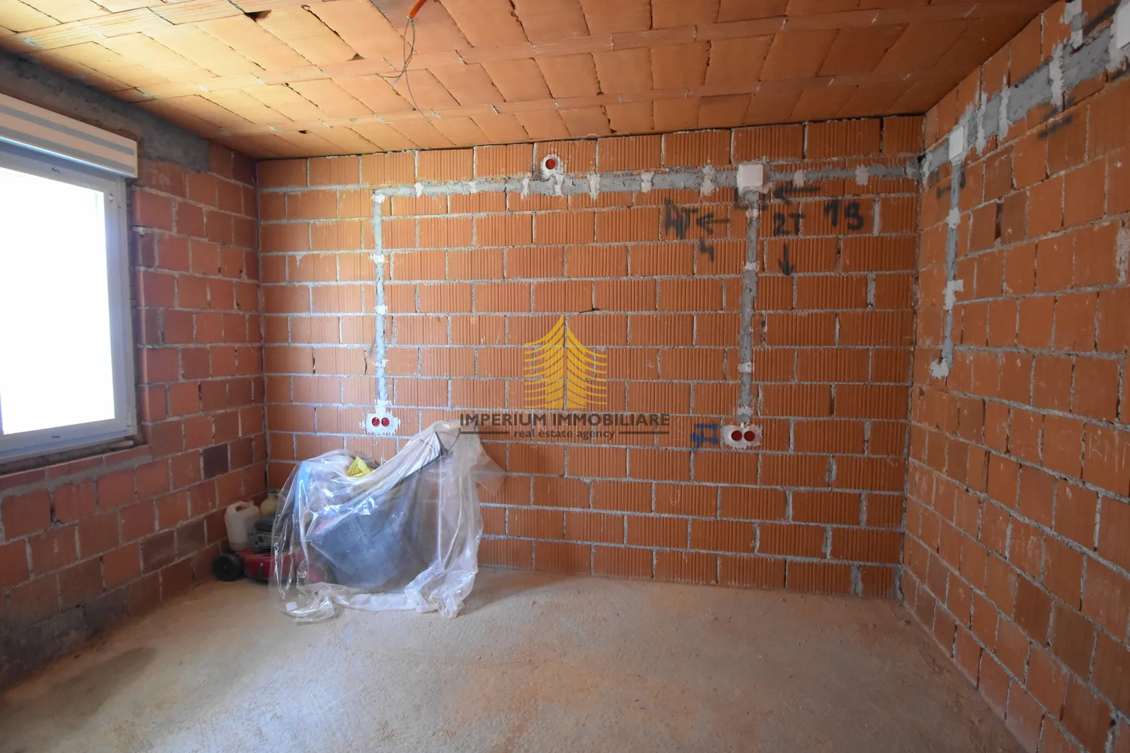 kuća sa 6 stanova, prodaja, sesvete, 560m2 - slika 10