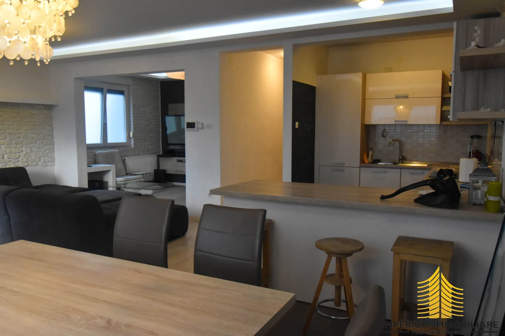 predivan stan na remetama(110m2, trosoban) - slika 10