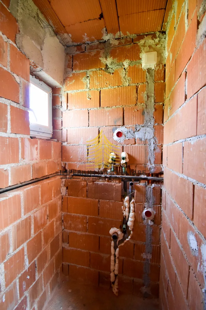 kuća sa 6 stanova, prodaja, sesvete, 560m2 - slika 16