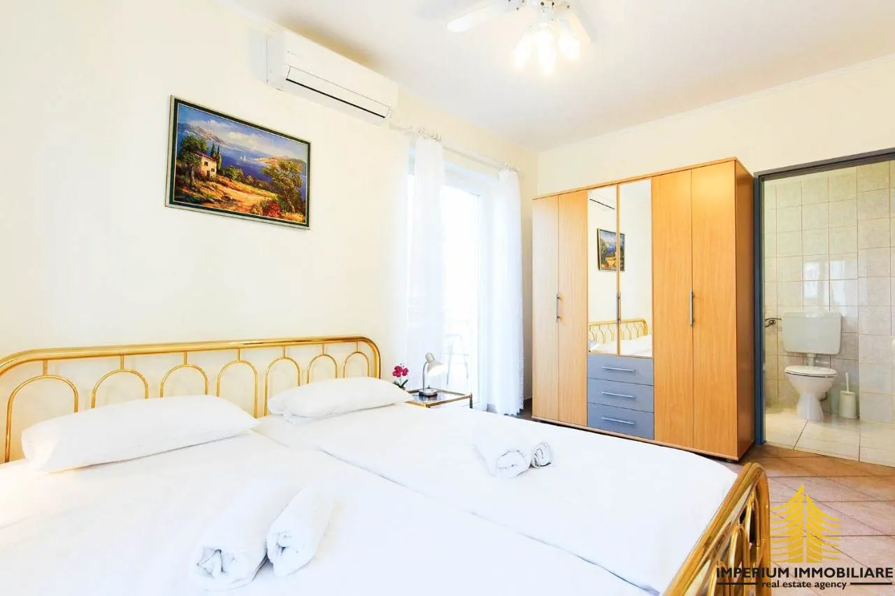 predivna apartmanska kuća - murter, jezera - slika 19