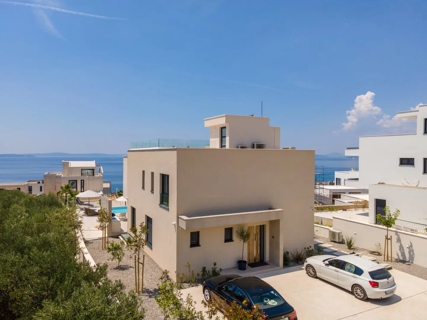 villa s bazenom, 300m2, podstrana - slika 12