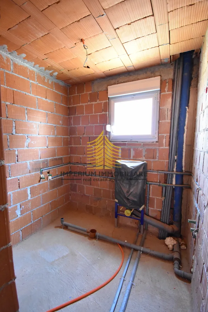kuća sa 6 stanova, prodaja, sesvete, 560m2 - slika 11