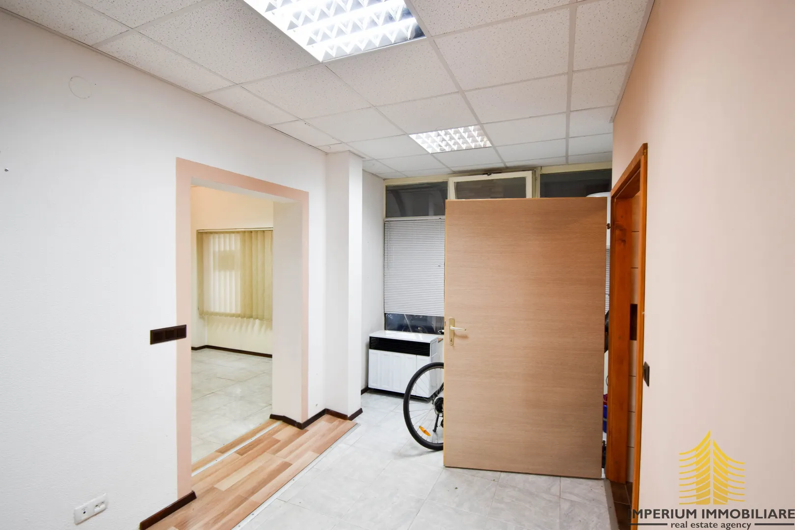 prodaje se poslovni prostor u centru sesveta - slika 2