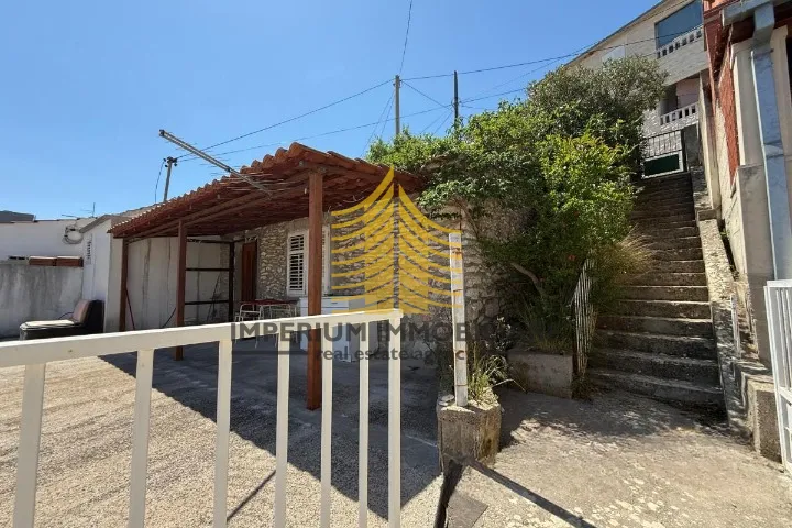 Kuća, Prodaja, Sutivan, 146m2, Samostojeća - Split