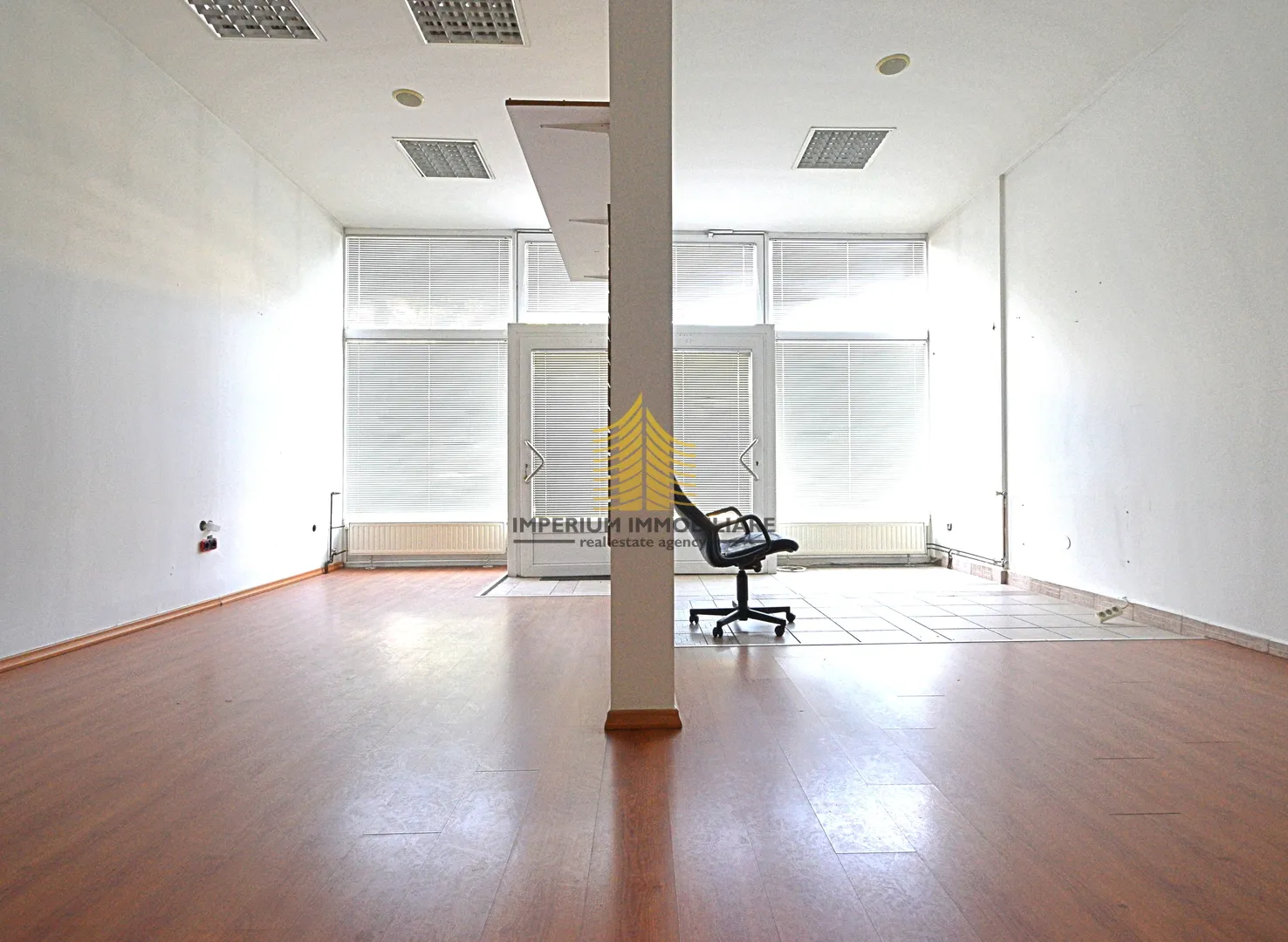 poslovni prostor, prodaja, zaprešić, centar, 72m2, ulični lokal - slika 1