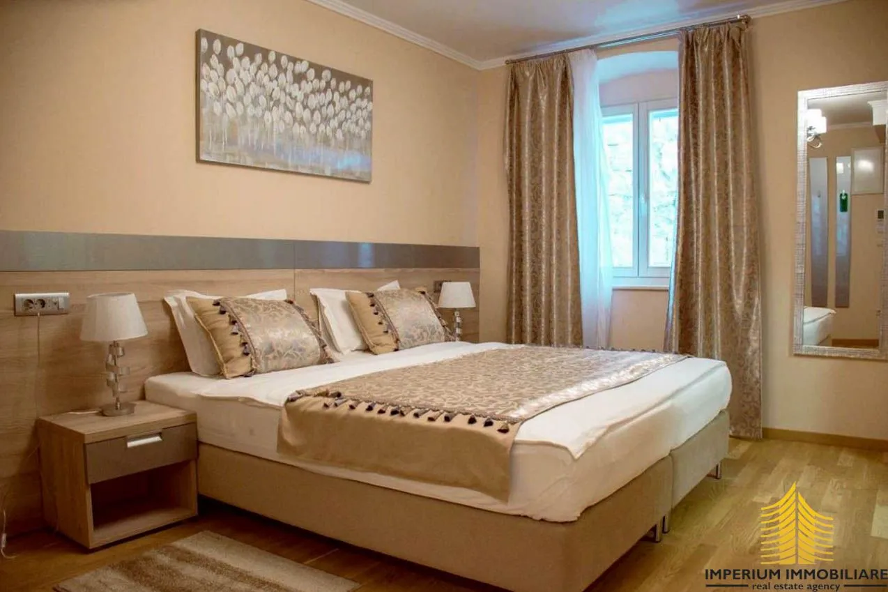 predivan novouređen hotel - kaštela - slika 16