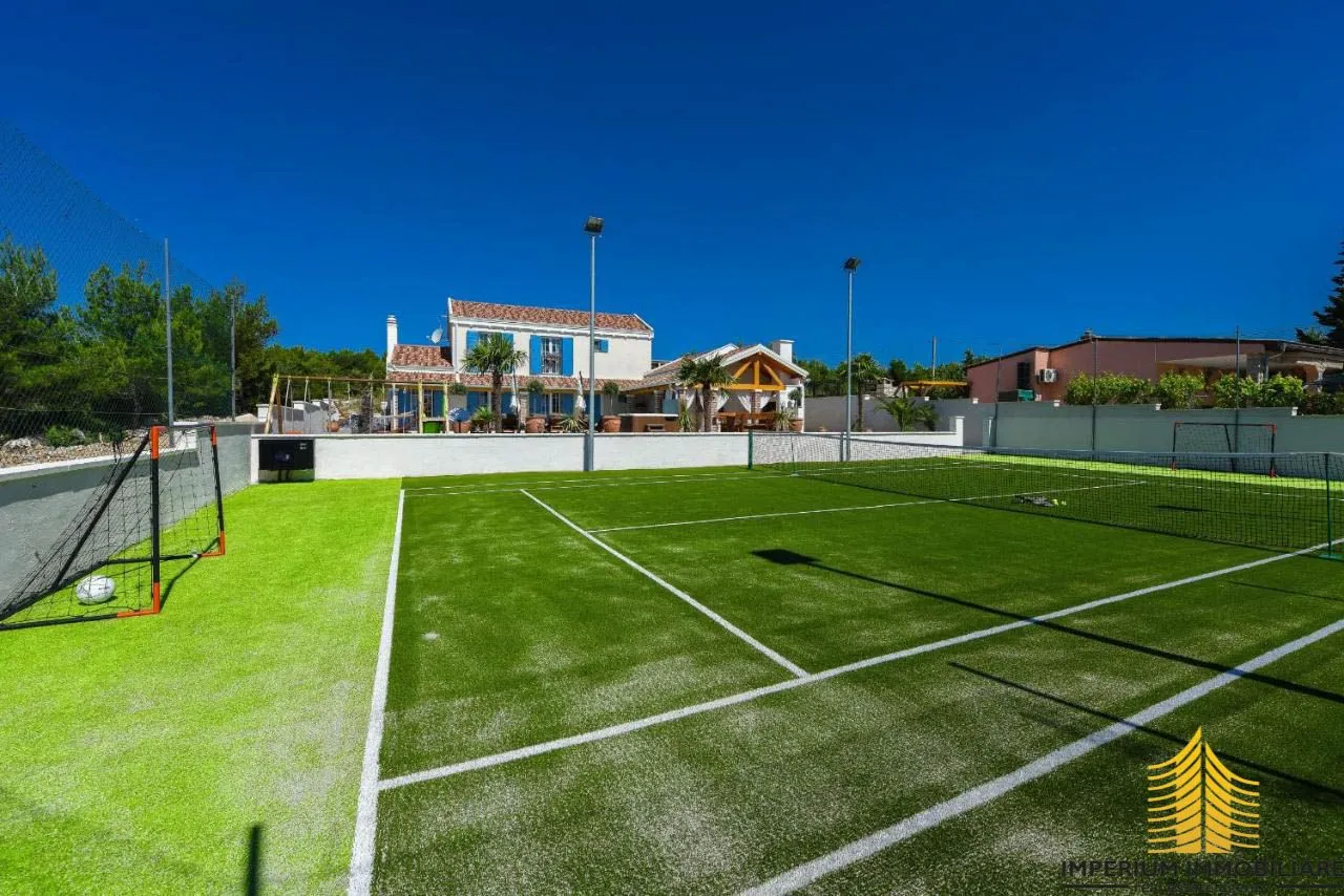 luxury villa with swimming pool and tennis court, pridraga, croatia - slika 4