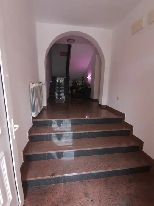kuća: zagreb (šestinski kraljevec), 400.00 m2 - slika 3