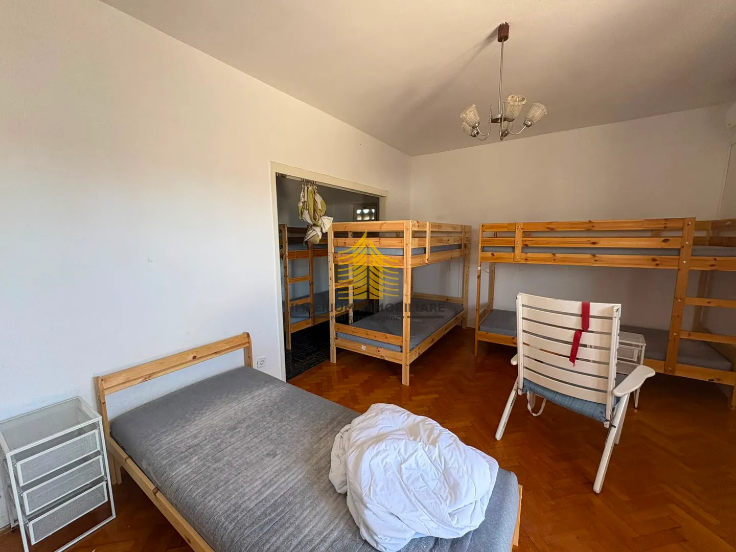 kuća, najam, kaštel lukšić, 300m2, samostojeća - slika 2