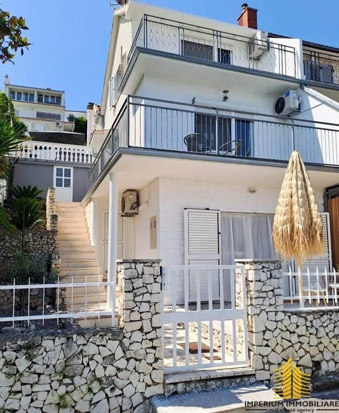 apartmanska kuća na čiovu - blizina mora - slika 2