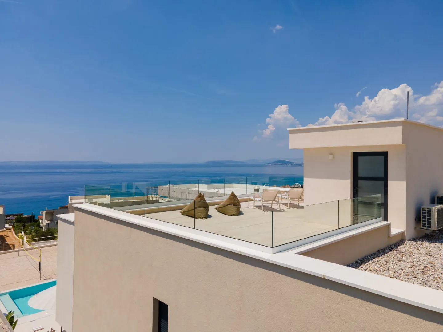 villa s bazenom, 300m2, podstrana - slika 11