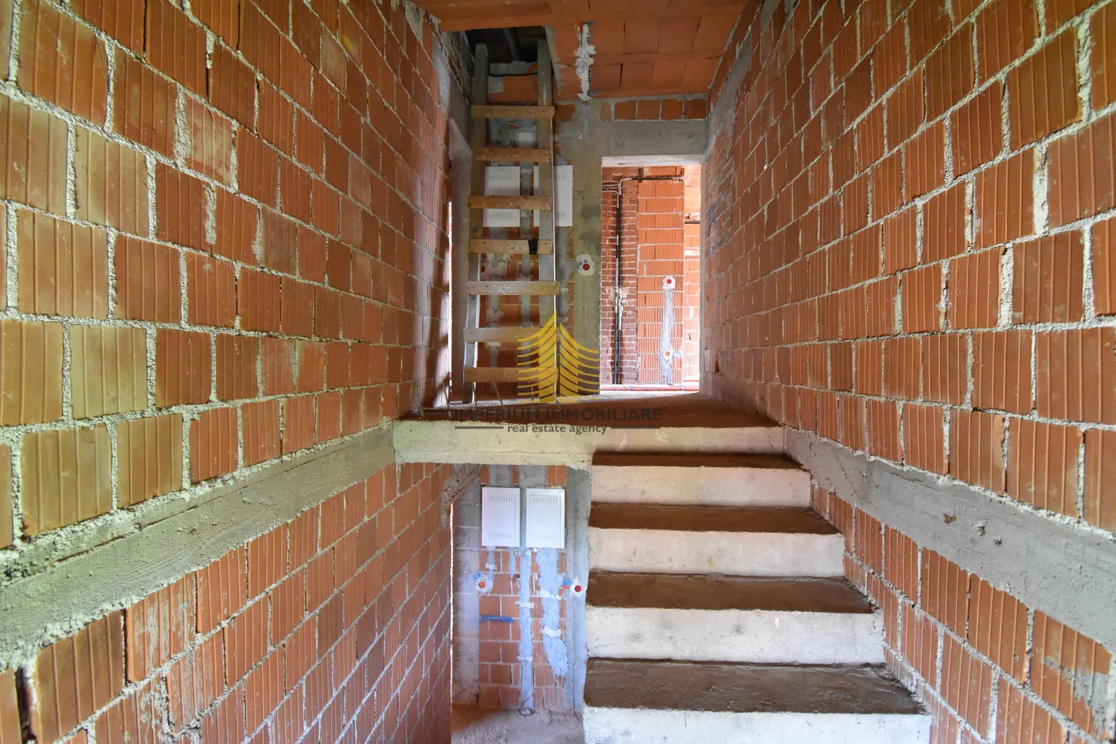 kuća sa 6 stanova, prodaja, sesvete, 560m2 - slika 36