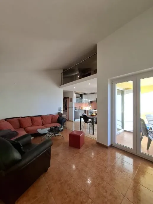 stan, 3-soban, novigrad, 80 m2 + parking, prilika! - slika 2