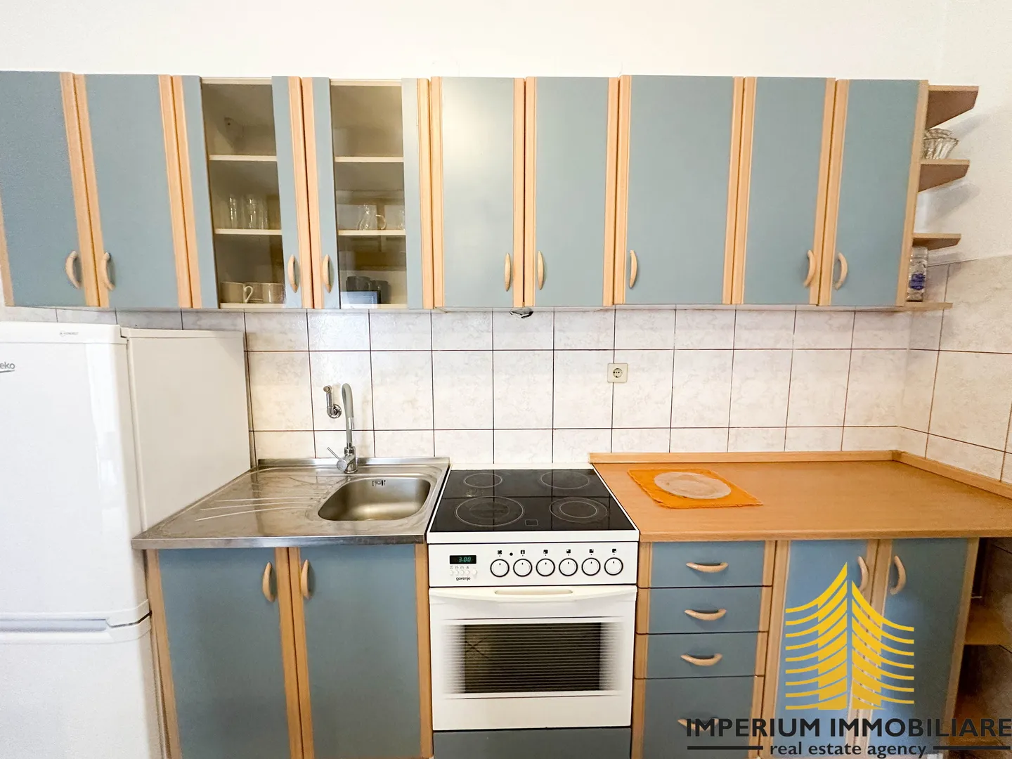 prekrasan stan s potkrovljem u kaštel sućurcu, uz more - slika 11