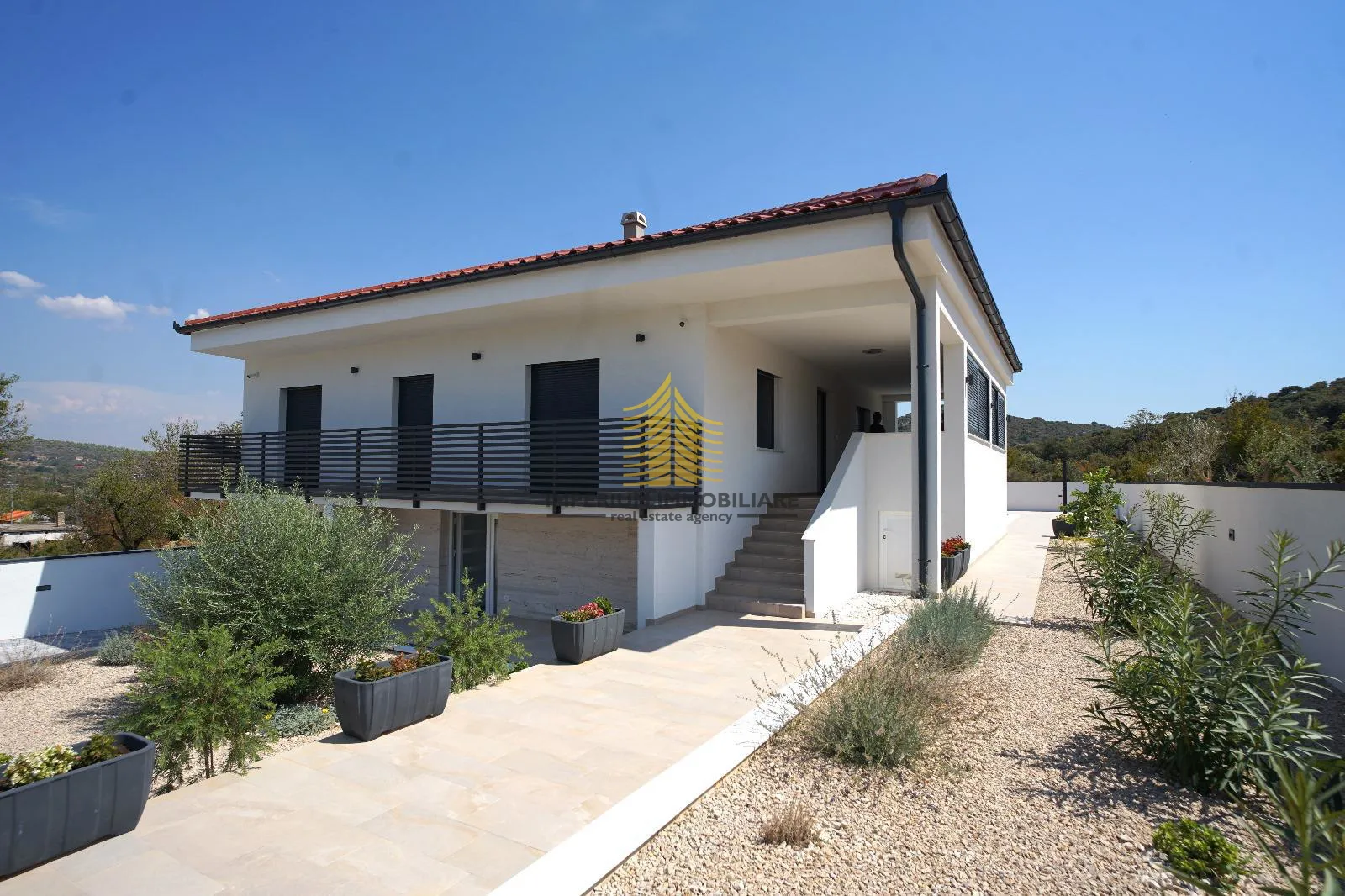 kuća, prodaja, donja jagodnja, 162.00m2, vila - slika 1