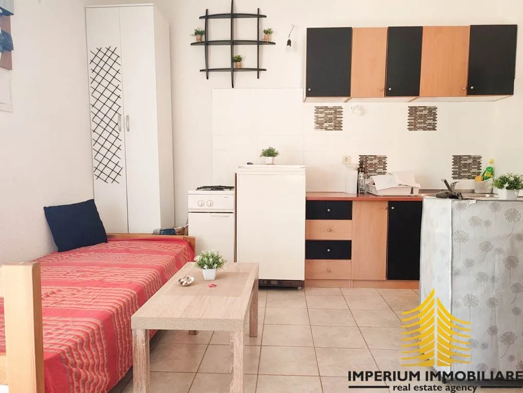 kuća, sutivan 30m2 (legalizirana) na parceli 2000m2 (maslinik) - slika 7