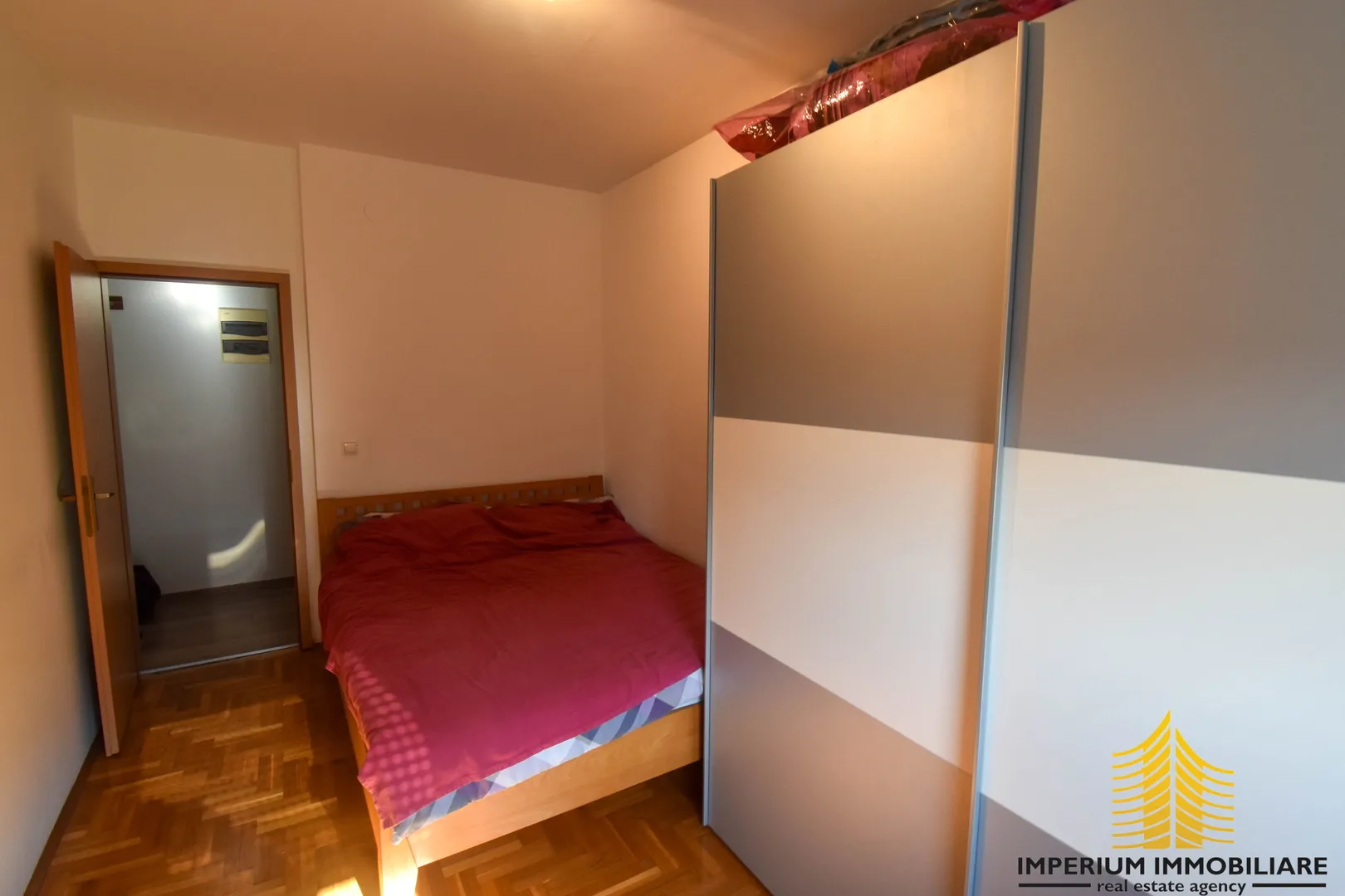sesvete - stan 50m2 + garaža, prvi najam - slika 7