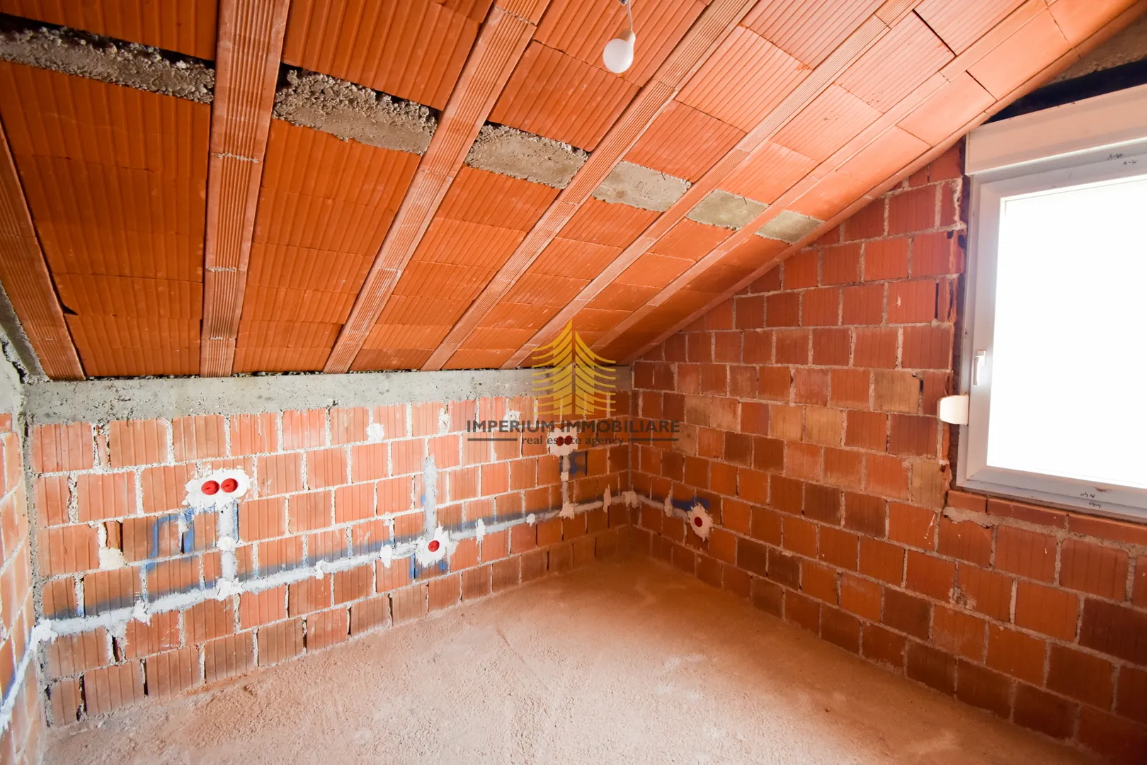 kuća sa 6 stanova, prodaja, sesvete, 560m2 - slika 32