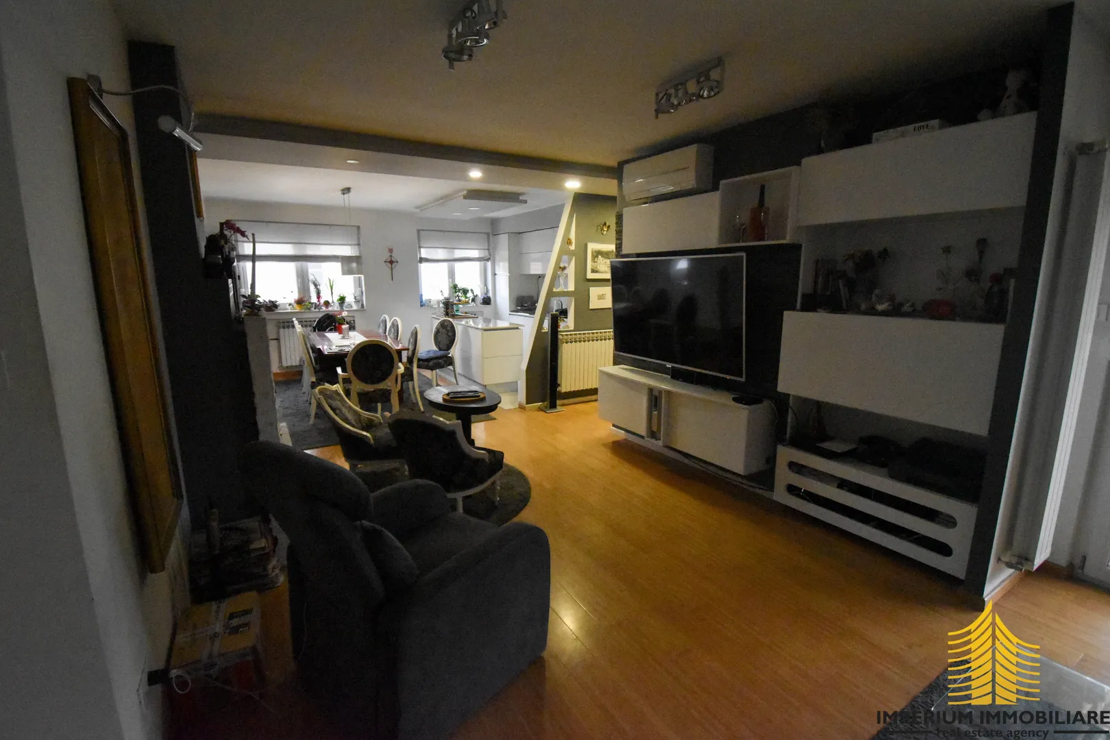 stan: zagreb (šalata) 100m2, četverosobni - slika 12