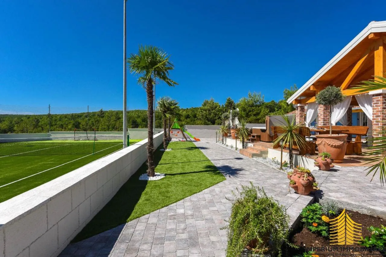 luxury villa with swimming pool and tennis court, pridraga, croatia - slika 25