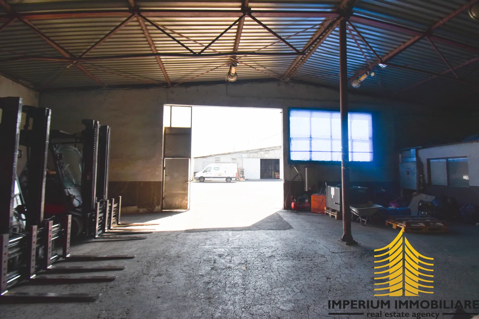 poslovni prostor: žitnjak, hala - skladište 1300 m2 (zakup) - slika 3