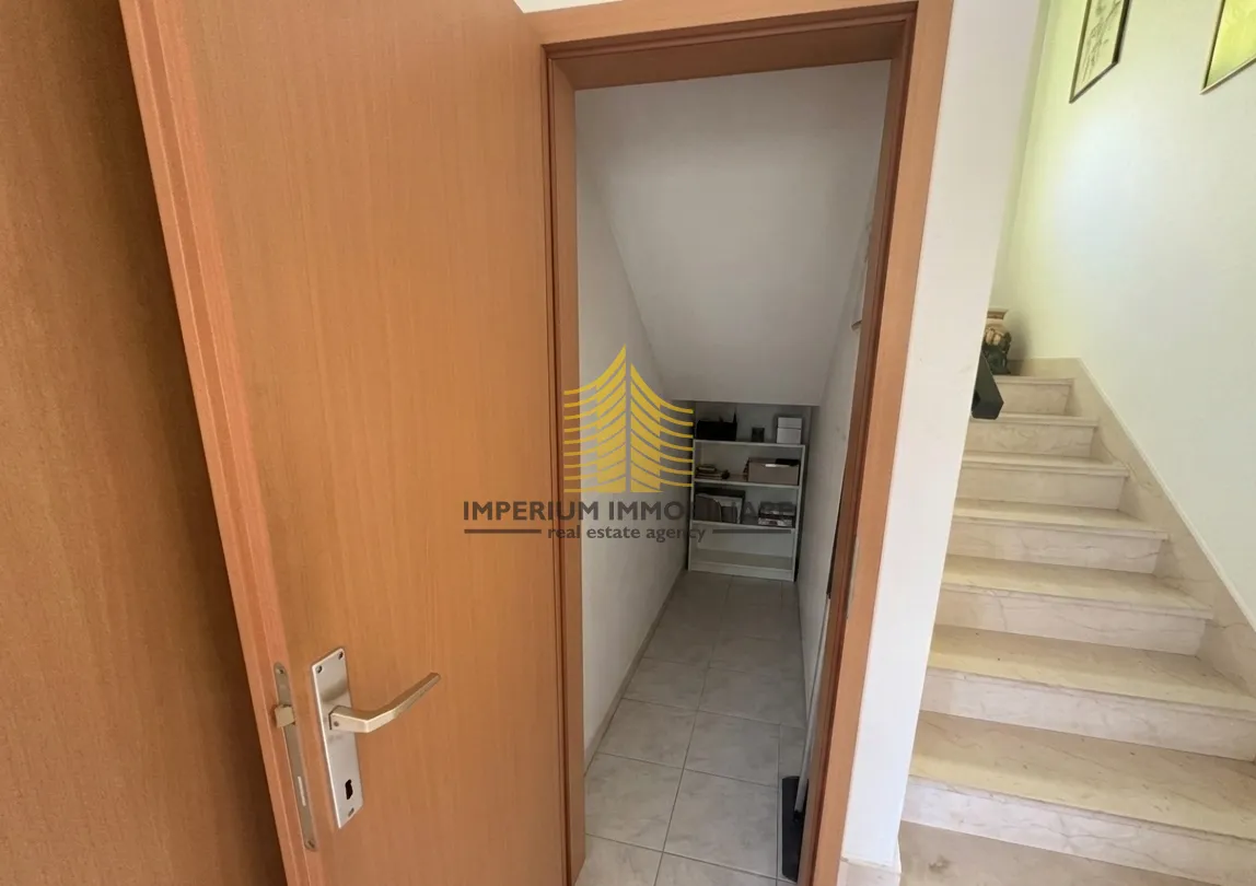 kuća, prodaja, kaštel lukšić, 170m2, u nizu - slika 9