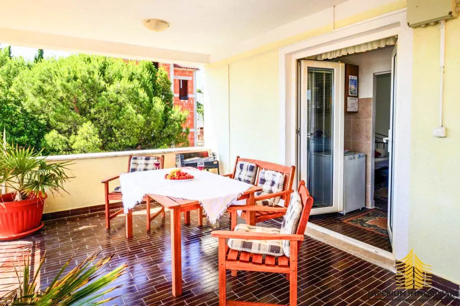 apartmanska kuća u rogoznici - slika 16