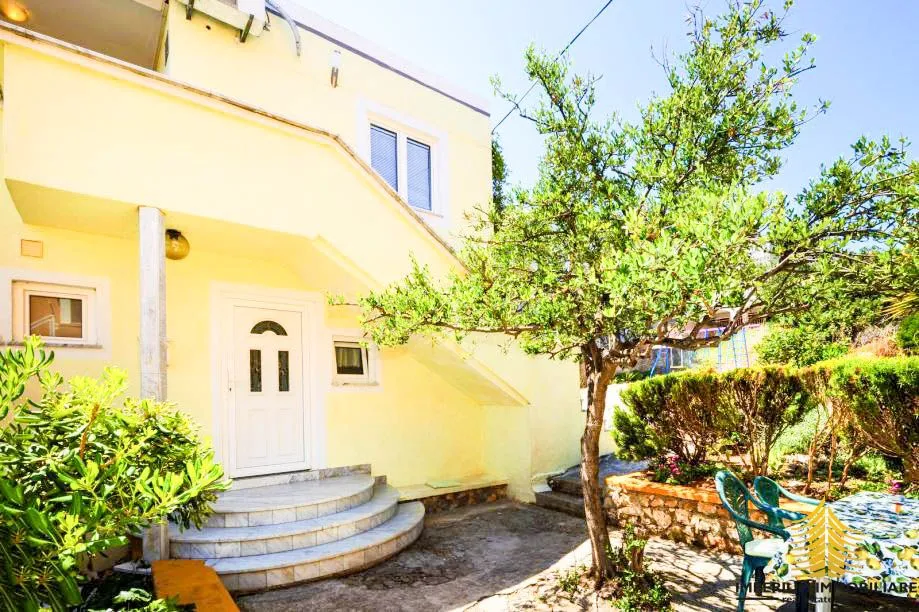apartmanska kuća u rogoznici - slika 13