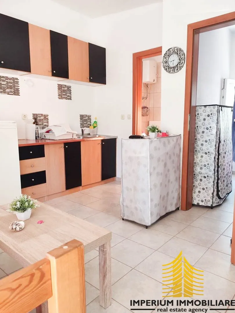 kuća, sutivan 30m2 (legalizirana) na parceli 2000m2 (maslinik) - slika 8