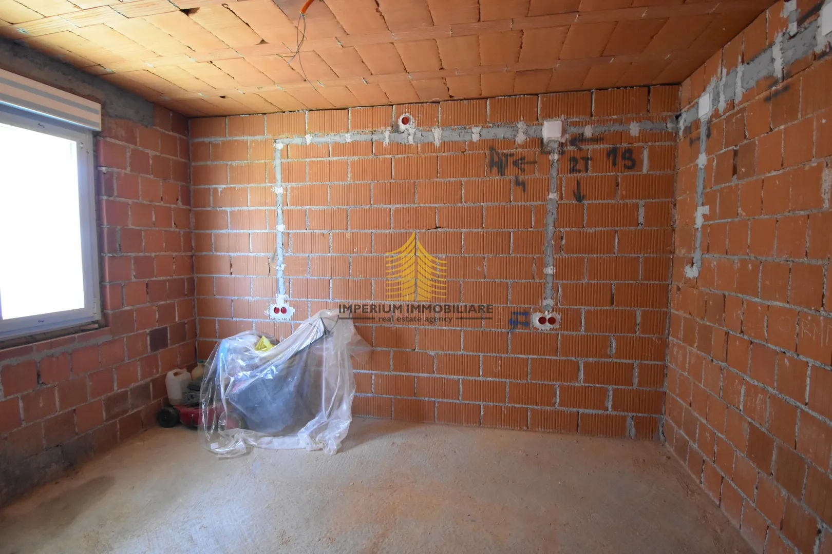 kuća sa 6 stanova, prodaja, sesvete, 560m2 - slika 10