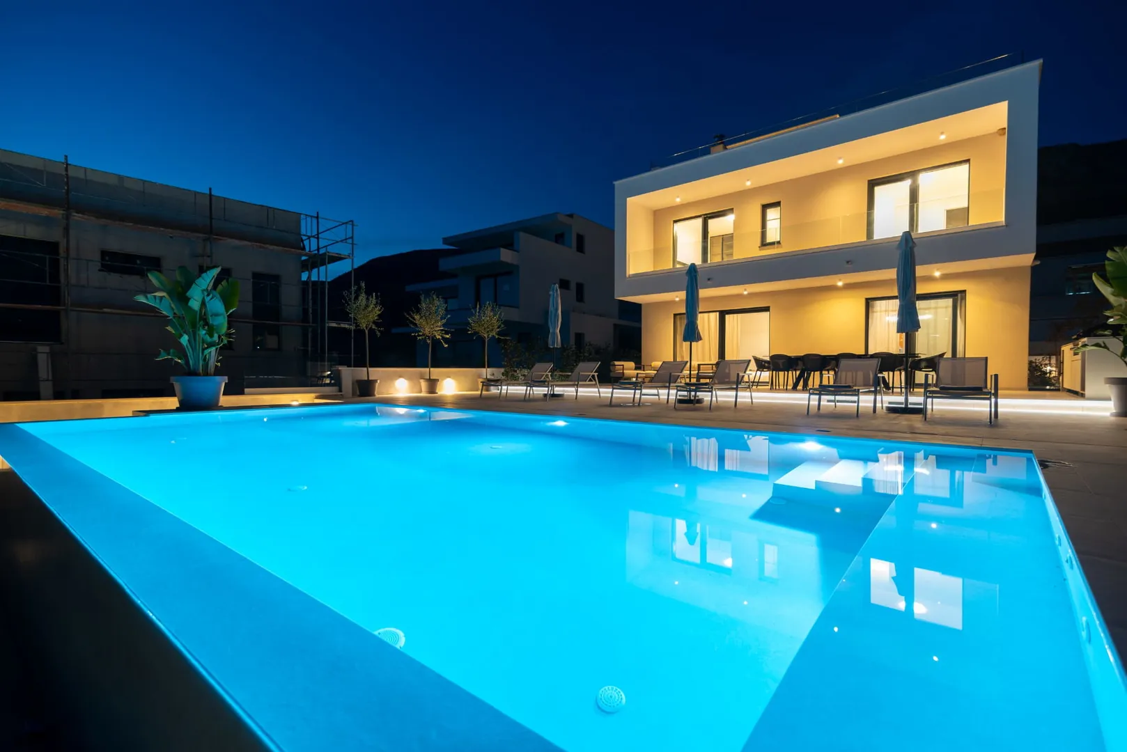 villa s bazenom, 300m2, podstrana - slika 20
