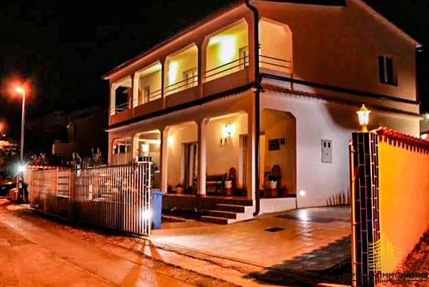 prilika - apartmanska kuća u šibeniku - slika 7