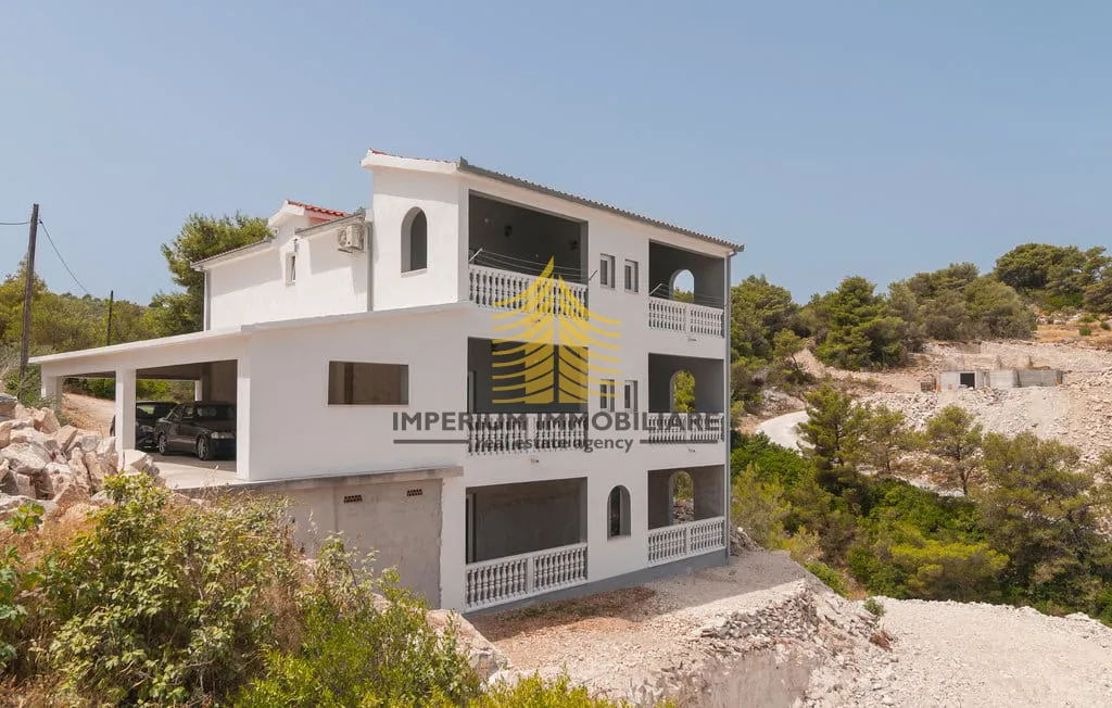 Kuća, Prodaja, Splitska, 480m2, Samostojeća - Splitska, Supetar