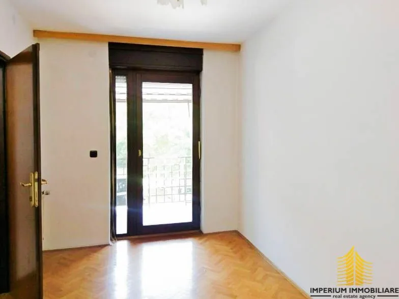 kuća u nizu: novi zagreb (dugave) 191 m2 + vrt i garaža - slika 9