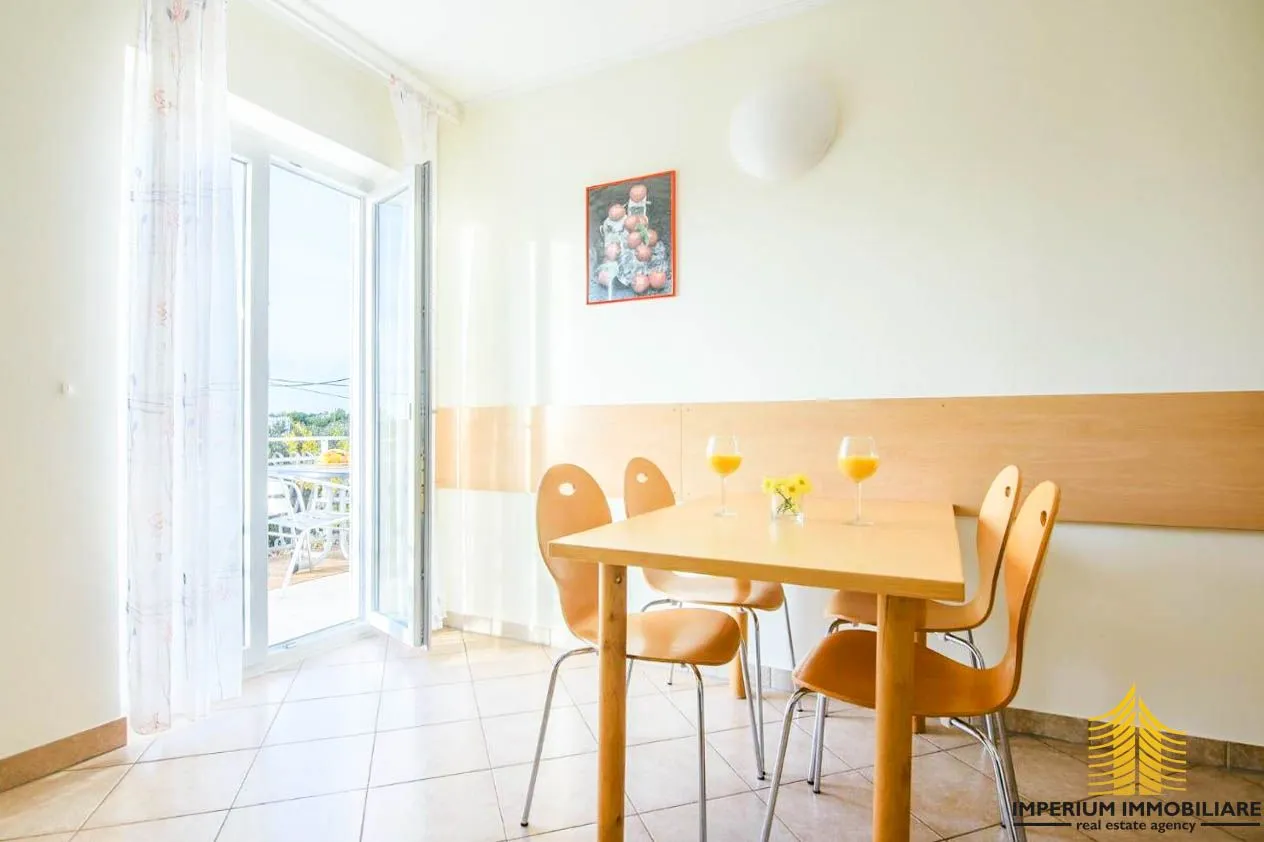 predivna apartmanska kuća - murter, jezera - slika 10