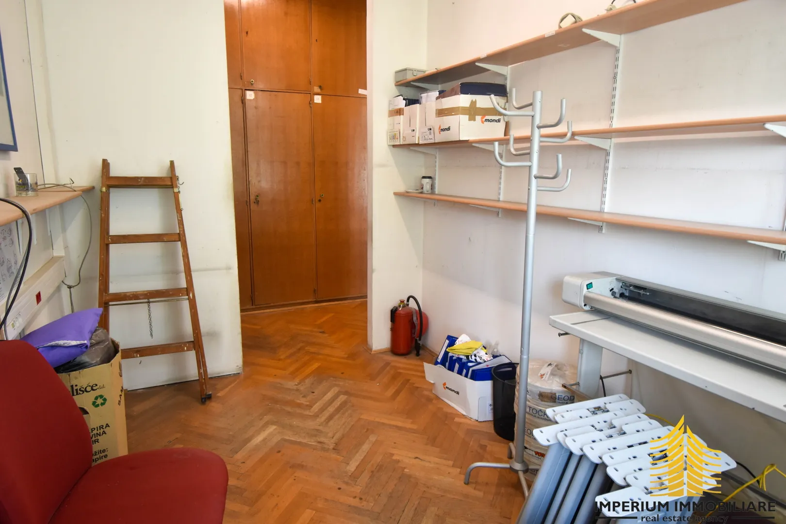 uredski prostor(vrbik) 50m² - slika 4