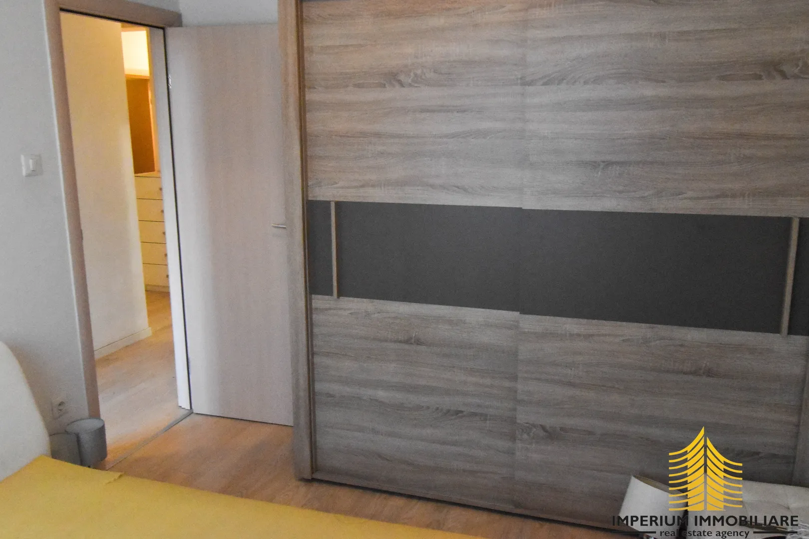 predivan stan na remetama(110m2, trosoban) - slika 17