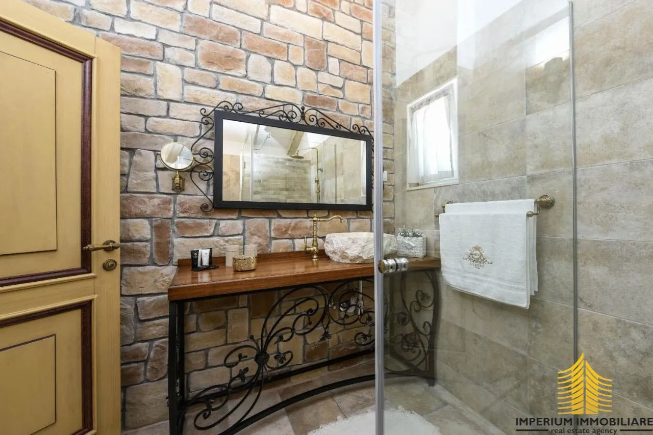 luxury villa with swimming pool and tennis court, pridraga, croatia - slika 28