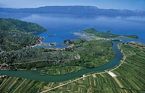 kuća na jezeru, 134 m2, slivno, mala neretva, vez za brod, parking - slika 2