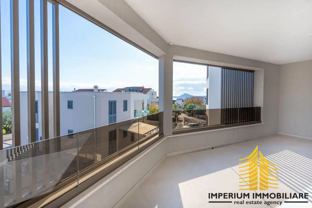 Luksuzan apartman - Prodaja, Vodice, 136 m2, terasa Šibensko-Kninska