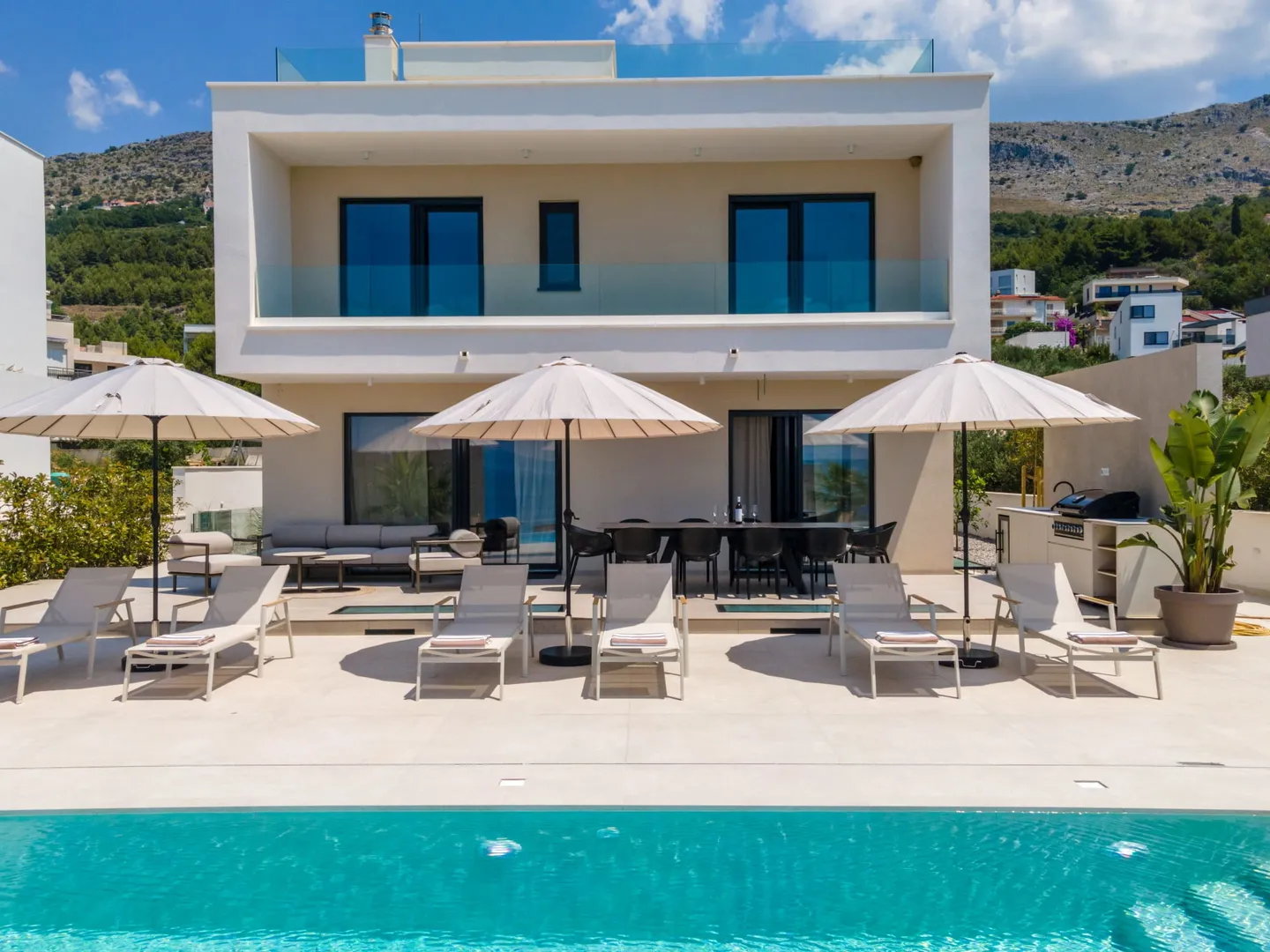 villa s bazenom, 300m2, podstrana - slika 8